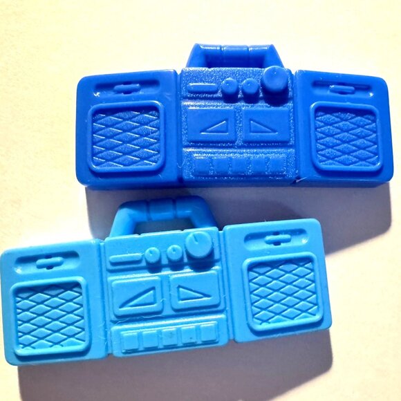 Barbie Retro Mini Music Toy Set Records Jukebox Turntable Boombox Plastic - Picture 4 of 7